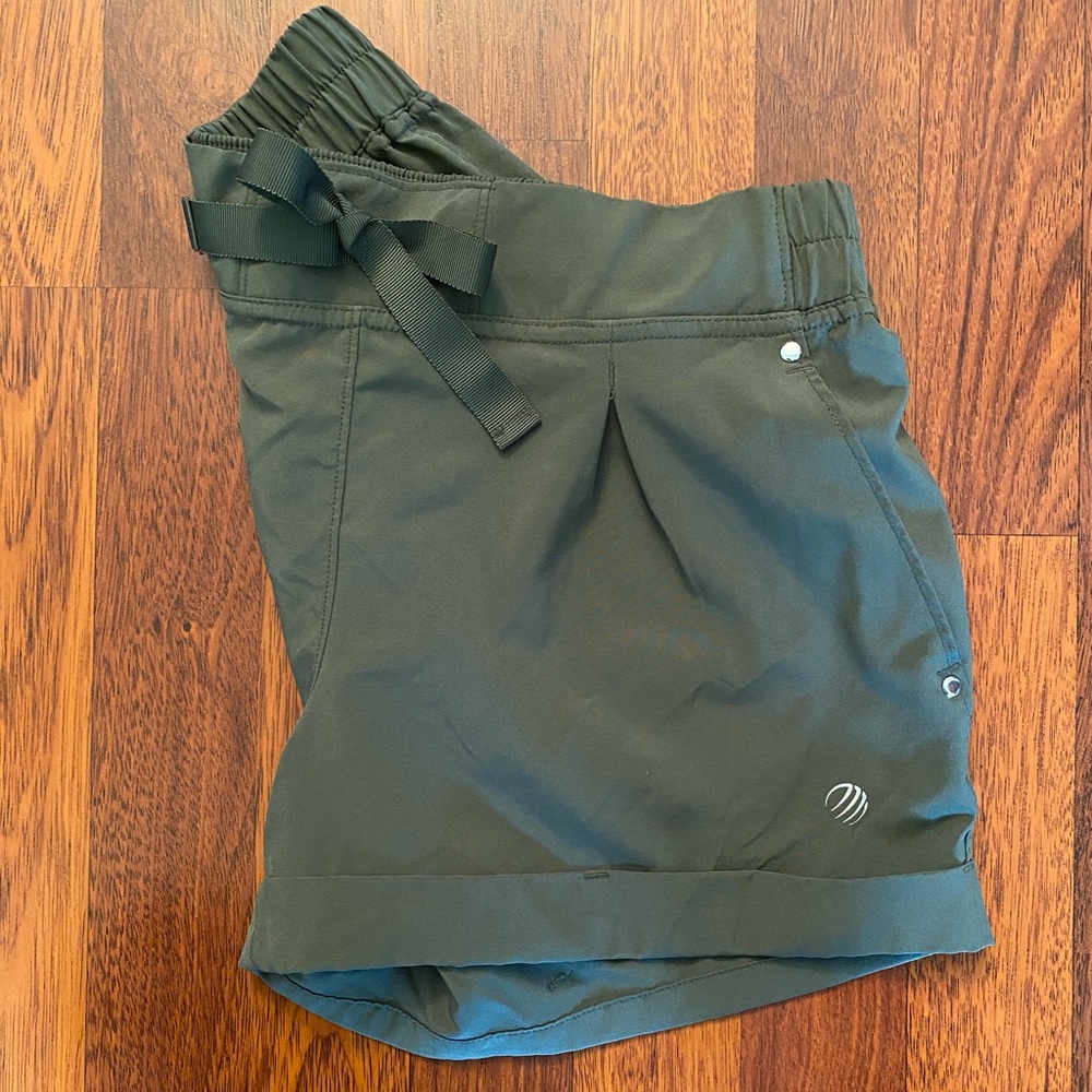 Green athletic/stylish shorts